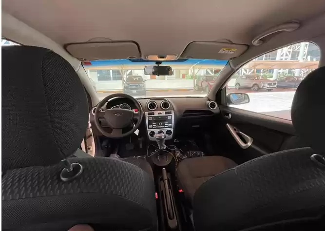 Usado Ford Figo Hatchback Venta en Doha #5842 - 1  image 